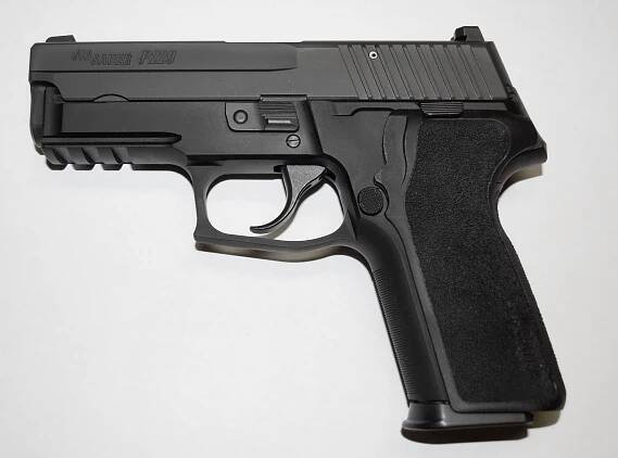 SIG Sauer P226 | Military Wiki | Fandom