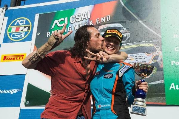 Veloce come il vento - Z filmu - Stefano Accorsi, Matilda De Angelis