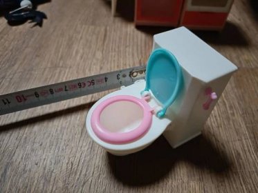 Miniatury pokojíček pro panenky záchod - Starožitnosti a umění