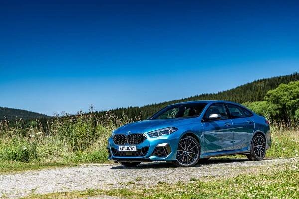 Test BMW M235i xDrive Gran Coupé 2020: Vzhledově možná rozporuplné, jízdně skvělé - roadblog.cz