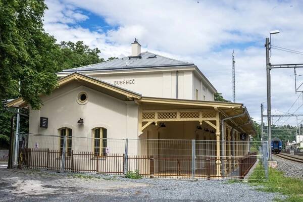 Stanice 6 žije! Na bývalém nádraží v Bubenči se lidem ve středu otevře volnočasové centrum