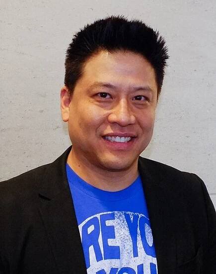 Soubor:Garrett Wang at FedCon 2013.jpg – Wikipedie