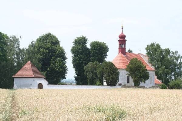 Soubor:Ctiněves, kostel svatého Matouše, celkový.JPG – Wikipedie