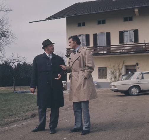 Místo činu - Weißblaue Turnschuhe (S04E06) (1973)