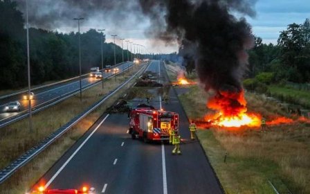 Galerie: Balíky sena v plamenech a hnůj na dálnicích. Nizozemští farmáři neustupují a stupňují protesty - Fotka 2 - Echo24.cz