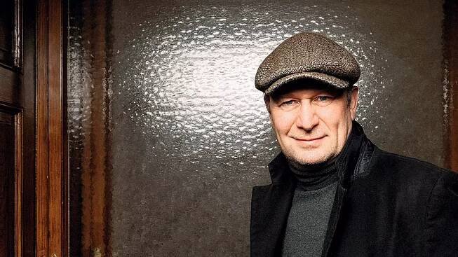 Ve svém debutu Nuda v Brně učil filmového bratra navlékat kondom na rohlík,...