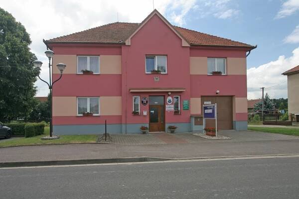 Choteč (okres Pardubice)