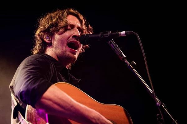 Dean Lewis rozsvítil Roxy - musicserver.cz
