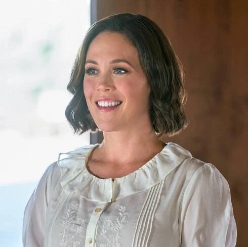 ﻿'When Calls the Heart' Star Erin Krakow Surprises Fans With an Exciting Season 13 Update