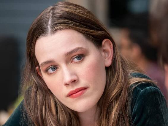 Victoria Pedretti on You Season 2, That "Disturbing" Sex Scene, and Whether Season 3 Is Happening