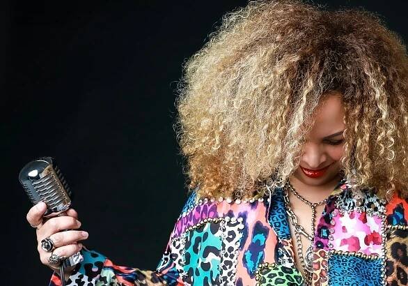 Davina Robinson | The Only American Powerhouse Blues Queen in Japan - GALLERY