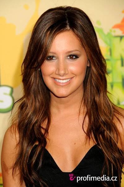 Ashley Tisdale - celebrity účes - HappyHair