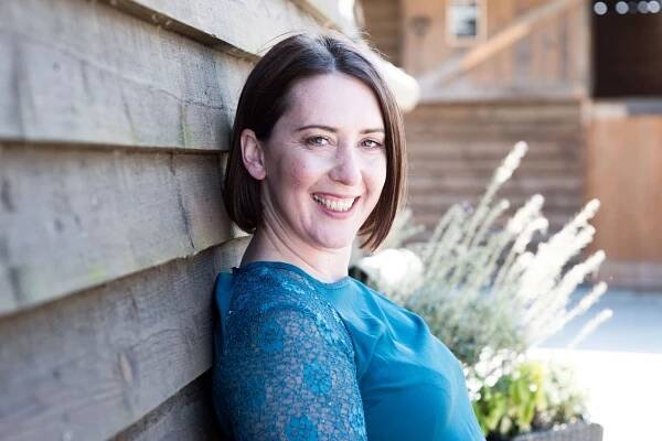 HOW CREATING FINANCIAL SECURITY CAN HELP YOUR OVERALL CONFIDENCE - Shelley Bosworth - Straight Talking Mindset Coach For Women