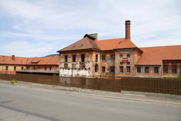 ▷ Jince (zámek) - Česká Wikipedie