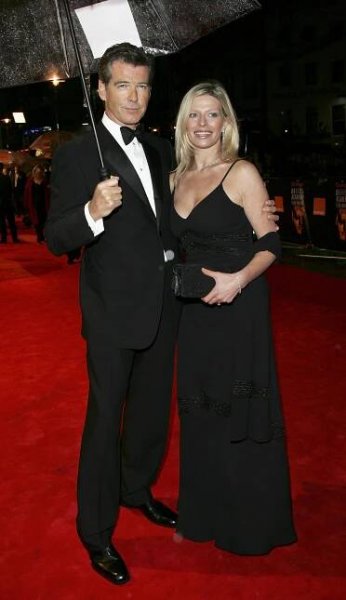Pierce and Charlotte Brosnan at The Orange British Academy Film Awards (BAFTAs) at the Odeon Leicester Square in London, England, on February 19, 2006 | Source: Getty Images