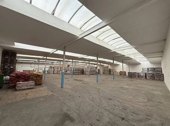 Pronájem haly 1200 m2 – Smidary - Hradec Králové