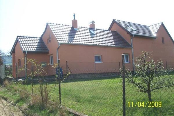 Fotogalerie | Foukaná, chytrá, stříkaná izolace, stavby, stavební firma Praha západ, Beroun, Černošice, Hořovice, Kladno
