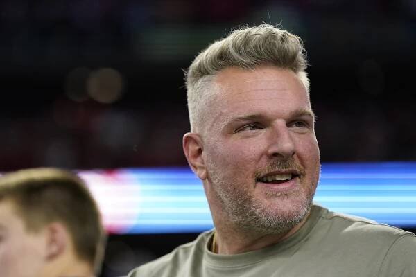 Aaron Rodgers appearances with Pat McAfee highlight ESPN's awkward position