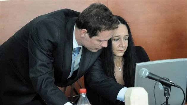 Dění před pádem mostu ve Studénce popisovala znalkyně Miloslava Pošvářová. (26. března 2014)