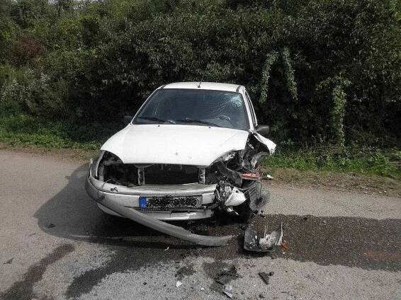 Při čelní srážce dvou aut ve Strážnici se zranili tři lidé