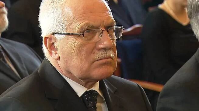 Klaus bude žádat pro Libyi sankce a pomoc, ne intervenci
