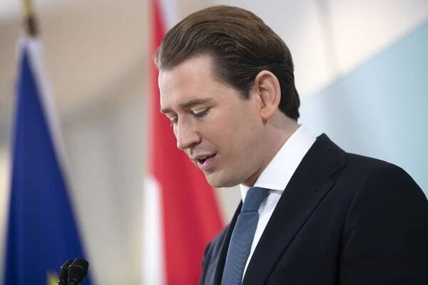 Už aj Rakúsko má svojho kajúcnika. Obviňuje oligarchu, vedenie Ľudovej strany i Sebastiana Kurza - CZ24.NEWS