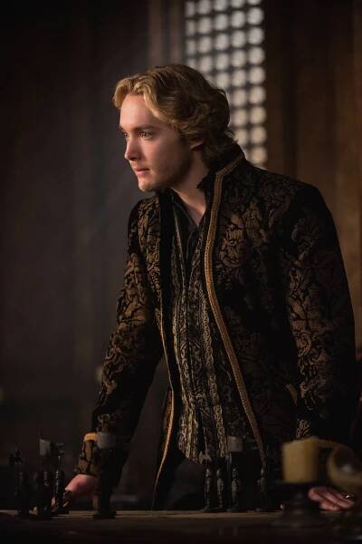 Království - Obléhání - Z filmu - Toby Regbo
