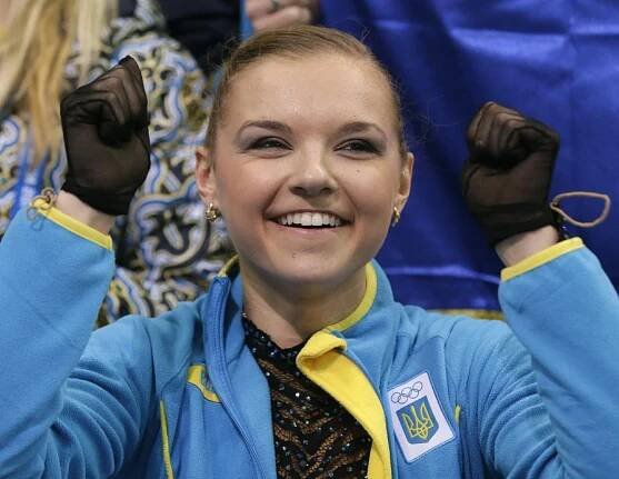 Natalia Popova Performs in the Women's Figure Skating - 2014 Sochi ...