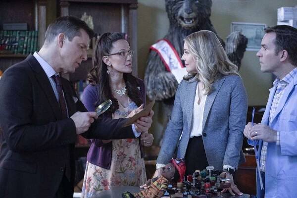 SIGNED, SEALED, DELIVERED: THE VOWS WE HAVE MADE, from left: Eric Mabius, Yan-Kay Crystal Lowe, Kristin Booth, Geoff Gustafson