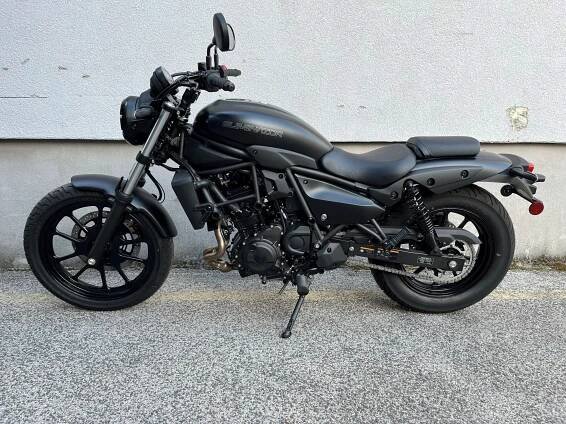 
								Kawasaki Eliminator 500 full									