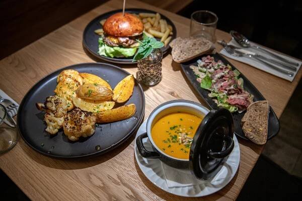 Bistro Nro 66 - kousek venkova v srdci Olomouce. Láká na steaky i kapra