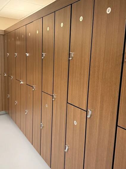 clean locker rooms at Southampton Gym