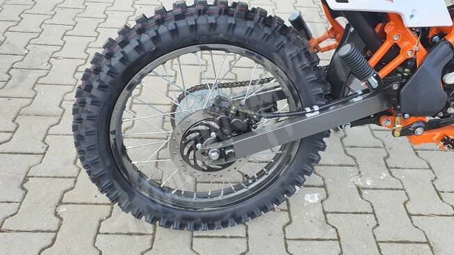 Pitbike MiniRocket Mikilon Defender 250RR kola 21/18 oranžová sedlo 87,5cm| Hamletovygumy