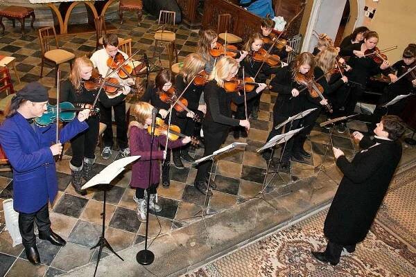 Adventní koncert Pavla Šporcla a žáků ZUŠ Horažďovice a orchestru Pellant Collegium v Horažďovicích 14. 12. 2013