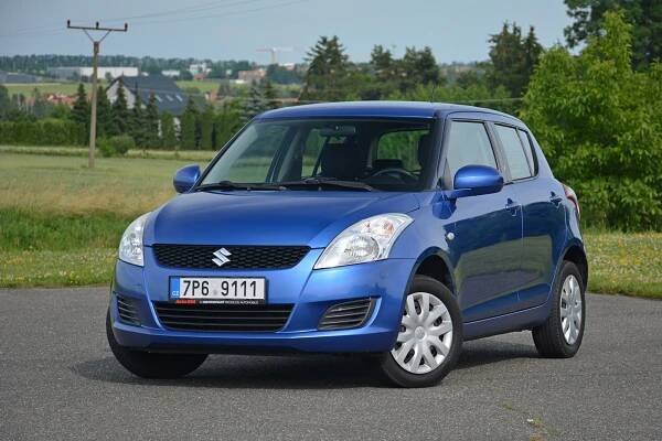 Zapomeňte na velká a rozežraná SUV. Tohle je spolehlivá čtyřkolka, jejíž provoz stojí pár korun