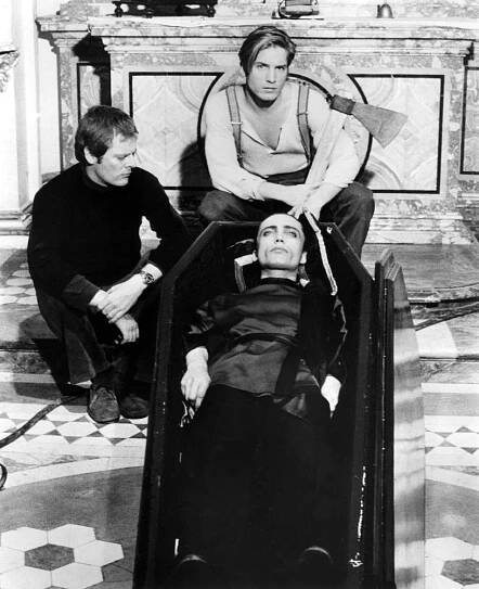ANDY WARHOL'S DRACULA, Joe Dallesandro, Udo Kier, 1974, vampire in the coffin