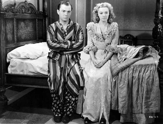 One Thrilling Night - Z filmu - John Beal, Wanda McKay