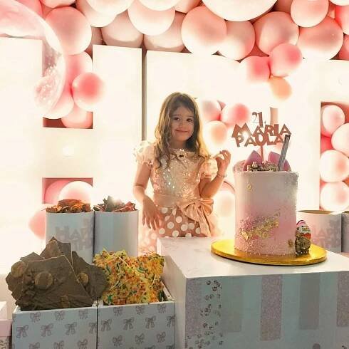 Dulce María celebra a su hija María Paula con una espectacular fiesta