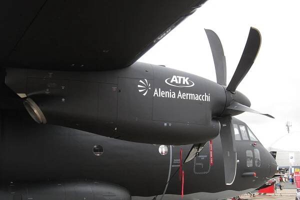 Soubor:RR AE 2100 of C-27J.jpg – Wikipedie