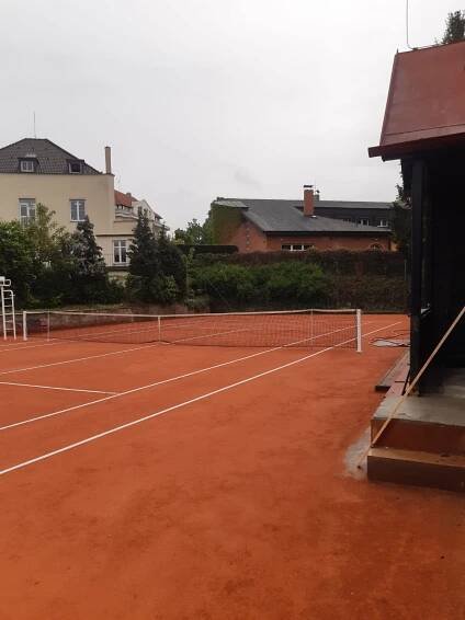 Dvorce připravené na letní sezónu 2023 | Tenisový klub Bubeneč