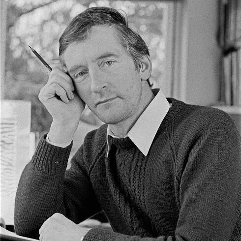 Raymond Briggs, Who Drew a Wordless ‘Snowman,’ Dies at 88