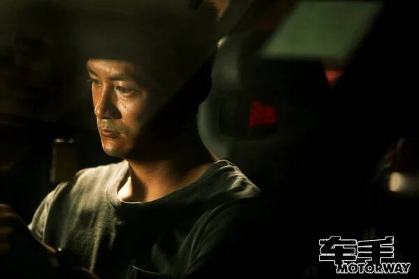 Zásahová jednotka - Fotosky - Shawn Yue