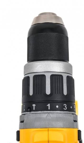 Aku příklepová vrtačka DeWALT DCD796D2-QW