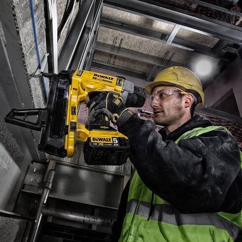 DeWALT DCN890P2-QW akumulátorová hřebíkovačka do betonu