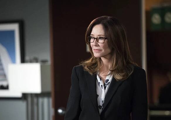Closer: Nové případy - Růže je růže - Z filmu - Mary McDonnell