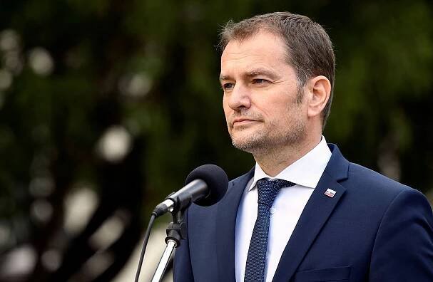 Až na výjimky zákaz vycházení. Slovensko výrazně zpřísňuje covidová opatření