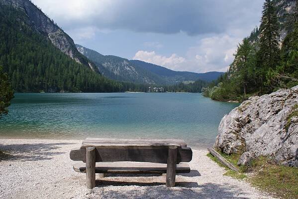 Soubor:Lago di Braies in agosto 01.JPG