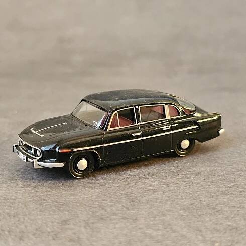 76. STARÝ MODEL AUTA - TATRA (HO - 1:87)