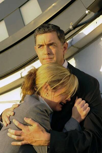 Agentura Jasno - Pan Yin uvádí... - Z filmu - Maggie Lawson, Timothy Omundson
