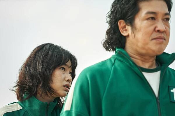 Jung Hoyeon, Sung-tae Heo - Hra na oliheň - Červená, zelená - Z filmu